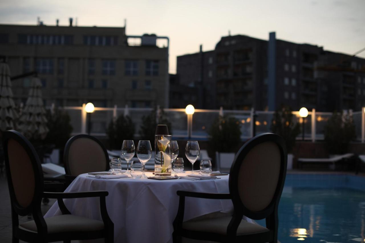 فندق غراند يريفان - سموول لكجري هوتيلز أوف ذا وورلد المظهر الخارجي الصورة The Pool Bar