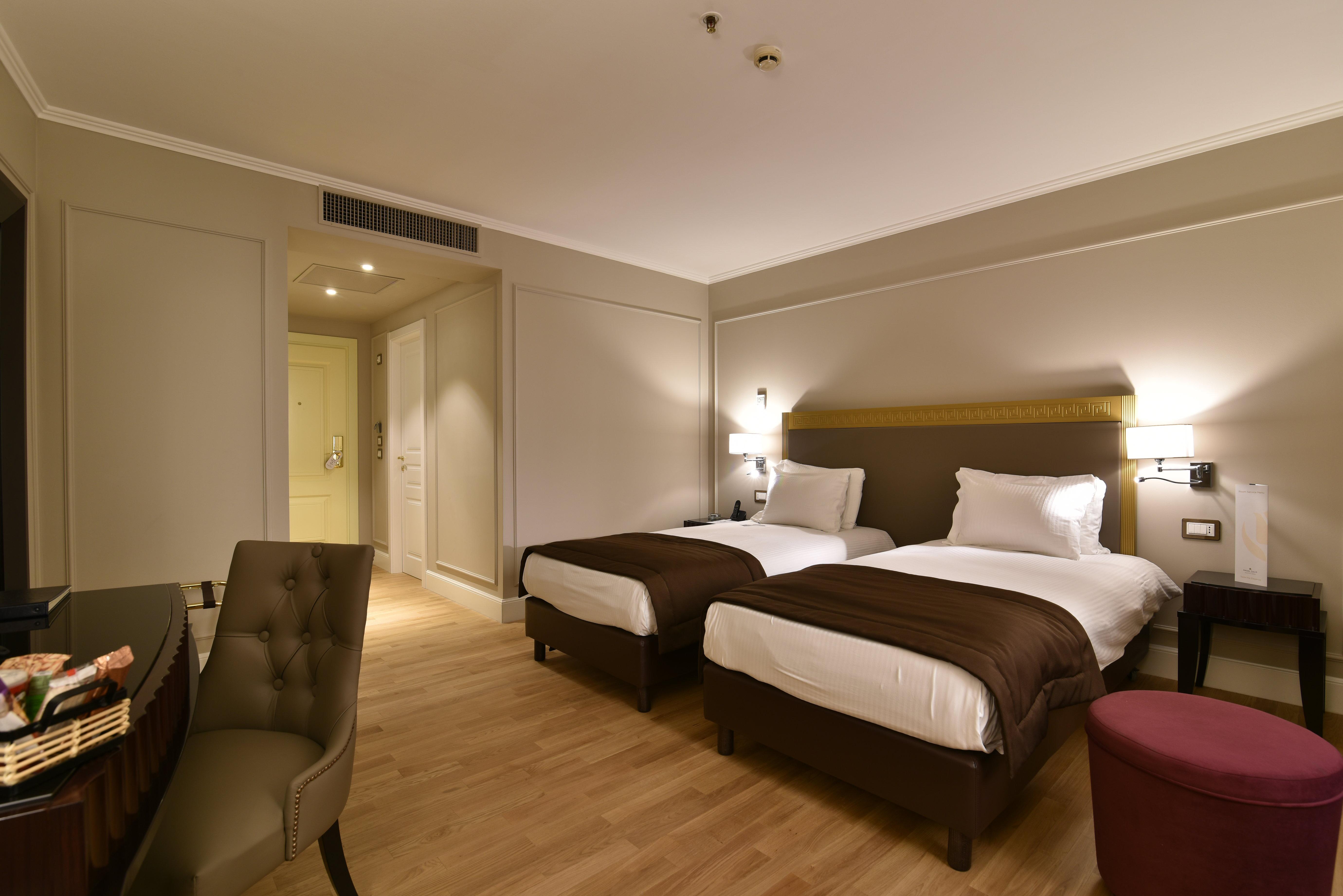 فندق غراند يريفان - سموول لكجري هوتيلز أوف ذا وورلد المظهر الخارجي الصورة A room at the hotel