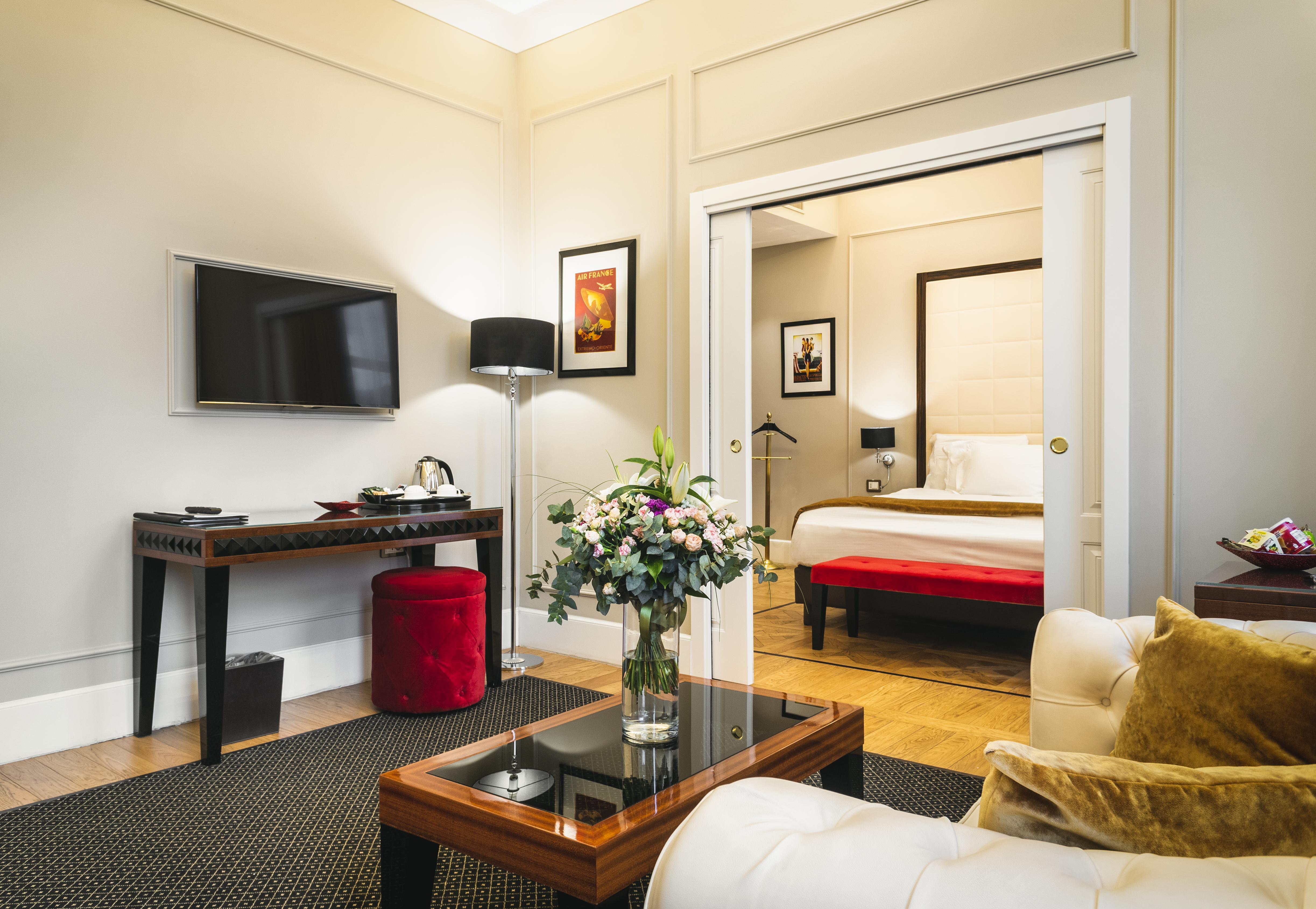 فندق غراند يريفان - سموول لكجري هوتيلز أوف ذا وورلد المظهر الخارجي الصورة A suite at the hotel