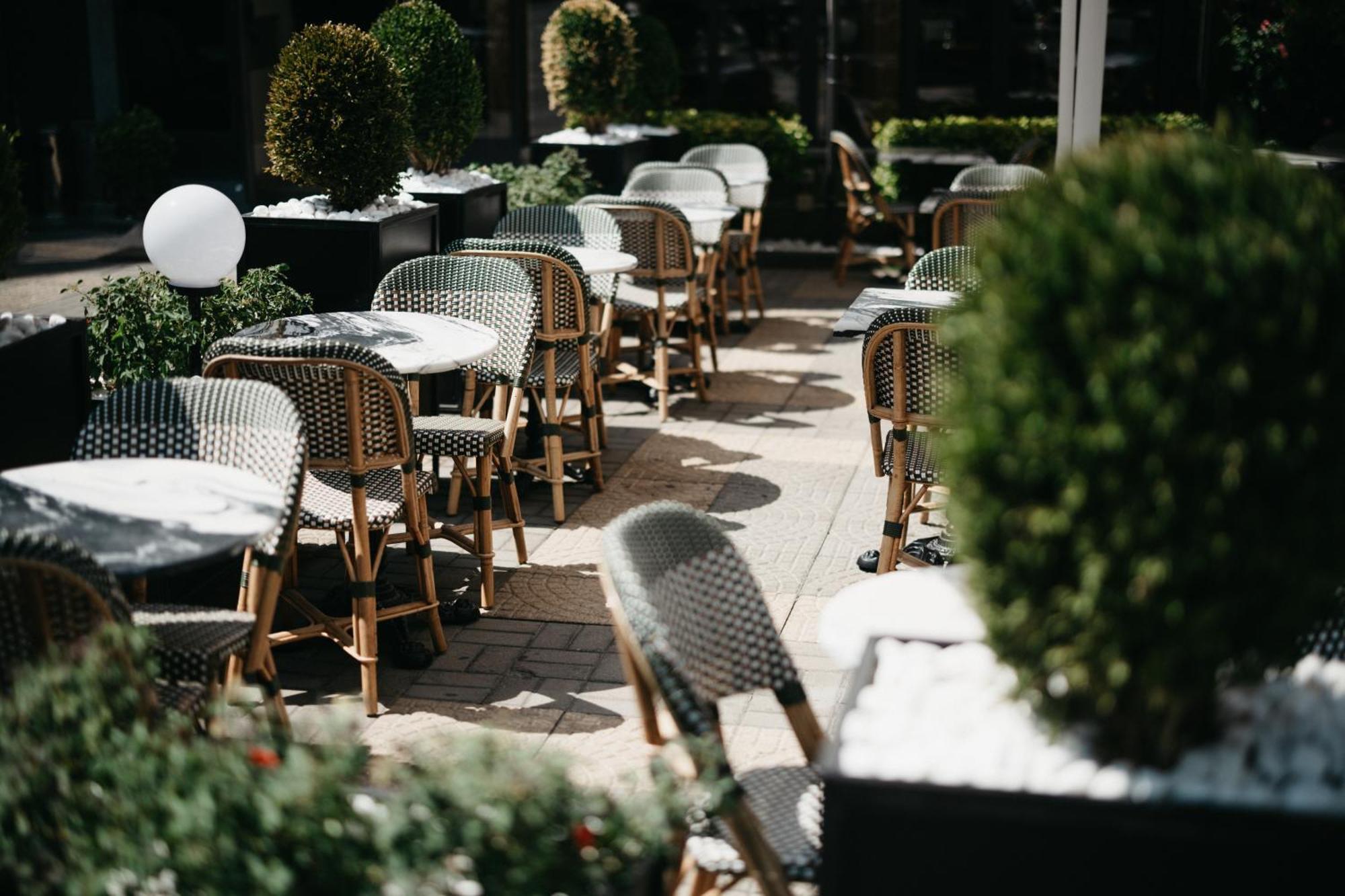 فندق غراند يريفان - سموول لكجري هوتيلز أوف ذا وورلد المظهر الخارجي الصورة The Terrace at The Ivy Collection