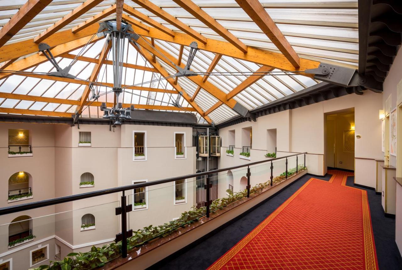 فندق غراند يريفان - سموول لكجري هوتيلز أوف ذا وورلد المظهر الخارجي الصورة Interior of the hotel