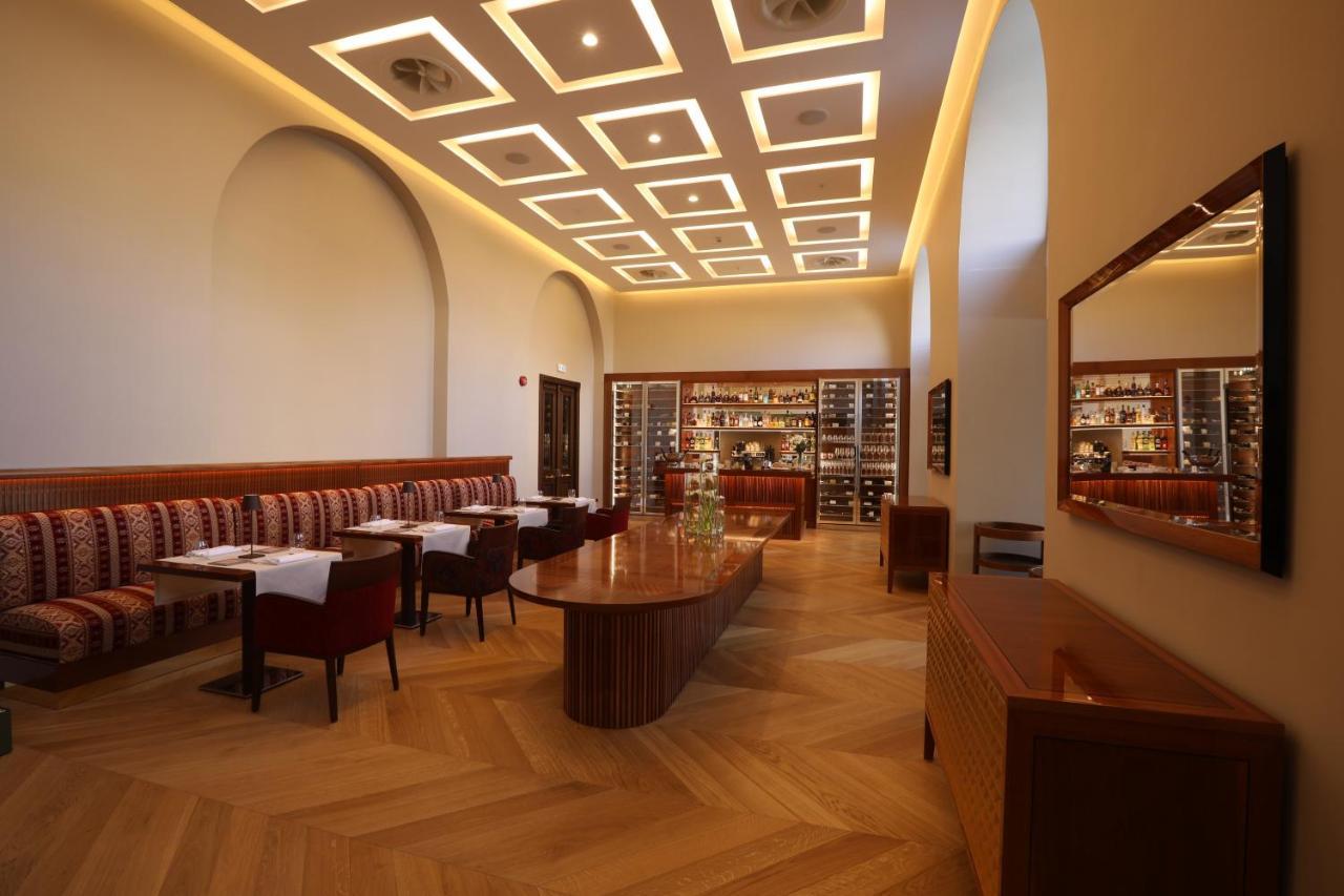 فندق غراند يريفان - سموول لكجري هوتيلز أوف ذا وورلد المظهر الخارجي الصورة Restaurant AOC